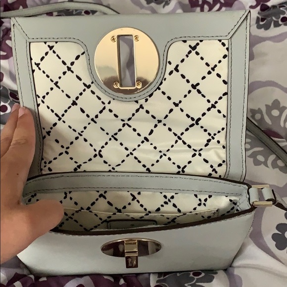 Kate Spade crossbody. - Picture 4 of 5